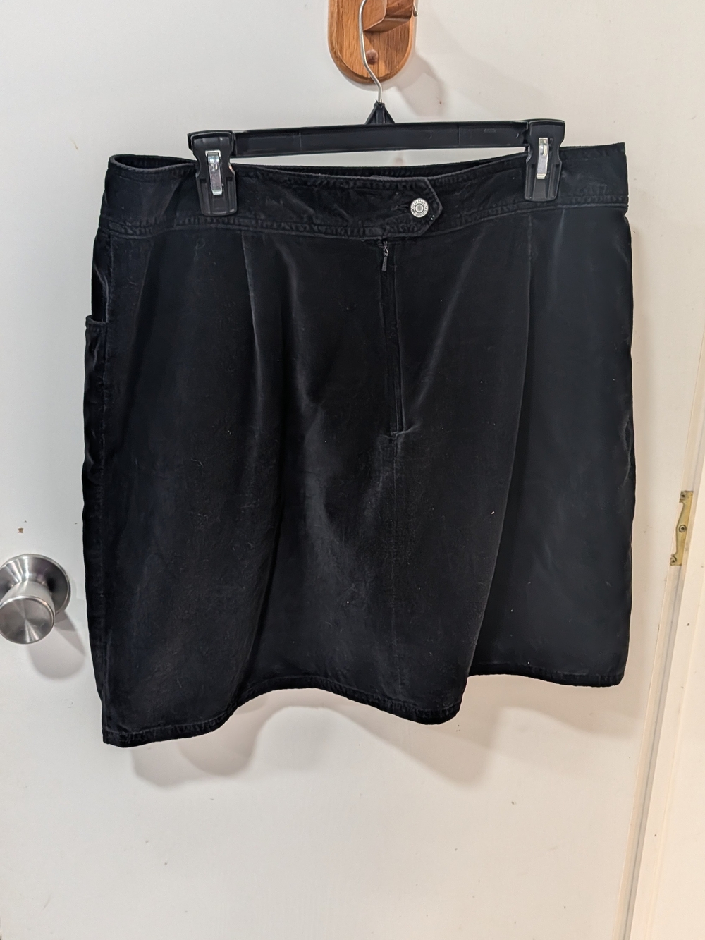 American Eagle Outfitters Black Mini Skirt Curdoroy With Pockets
